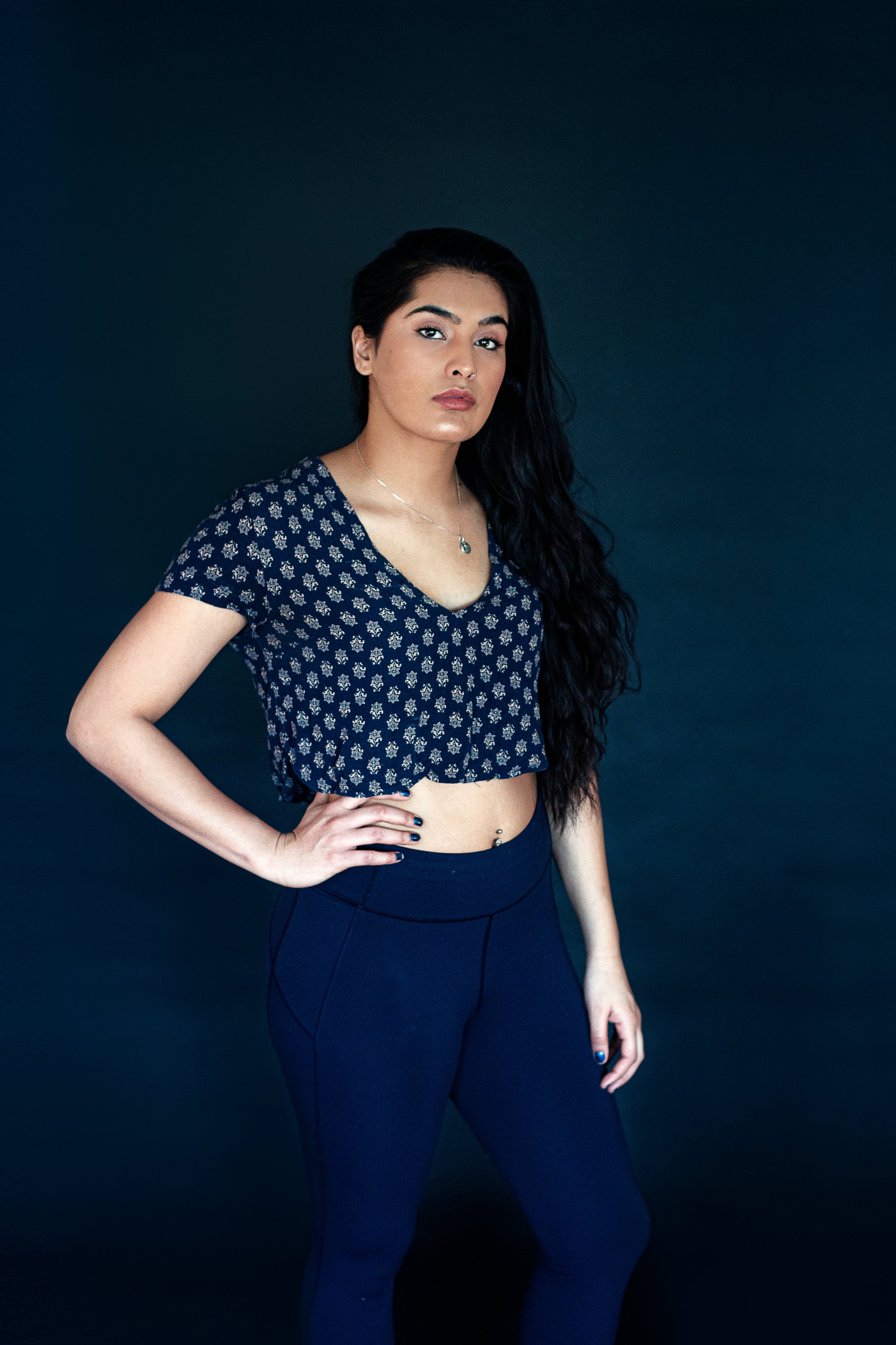 files/woman-stands-in-yoga-attire.jpg